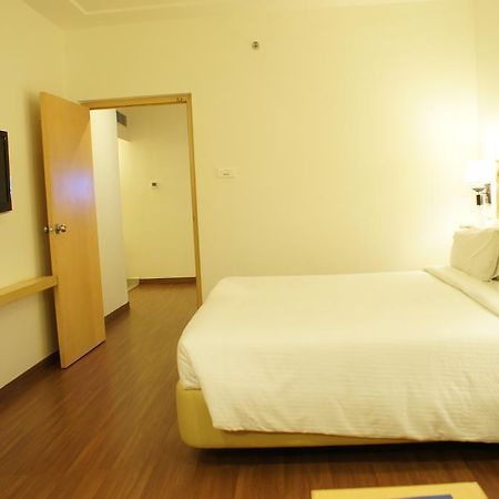 Hotel Midcity Vijayawāda Dış mekan fotoğraf