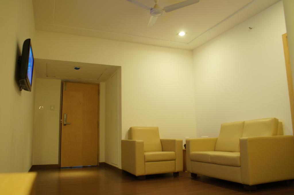 Hotel Midcity Vijayawāda Dış mekan fotoğraf