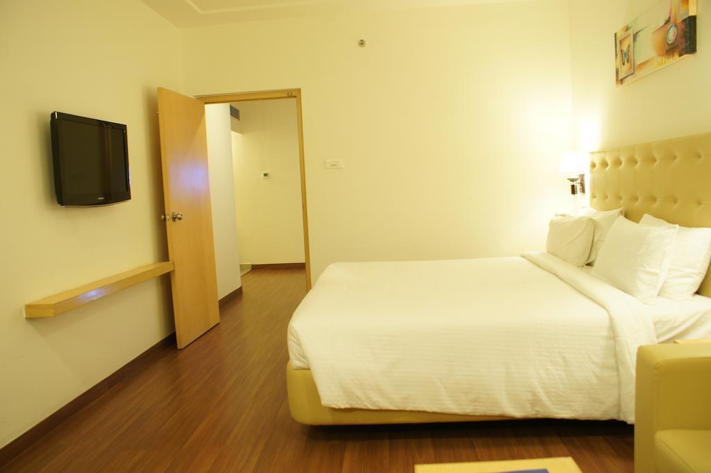 Hotel Midcity Vijayawāda Dış mekan fotoğraf